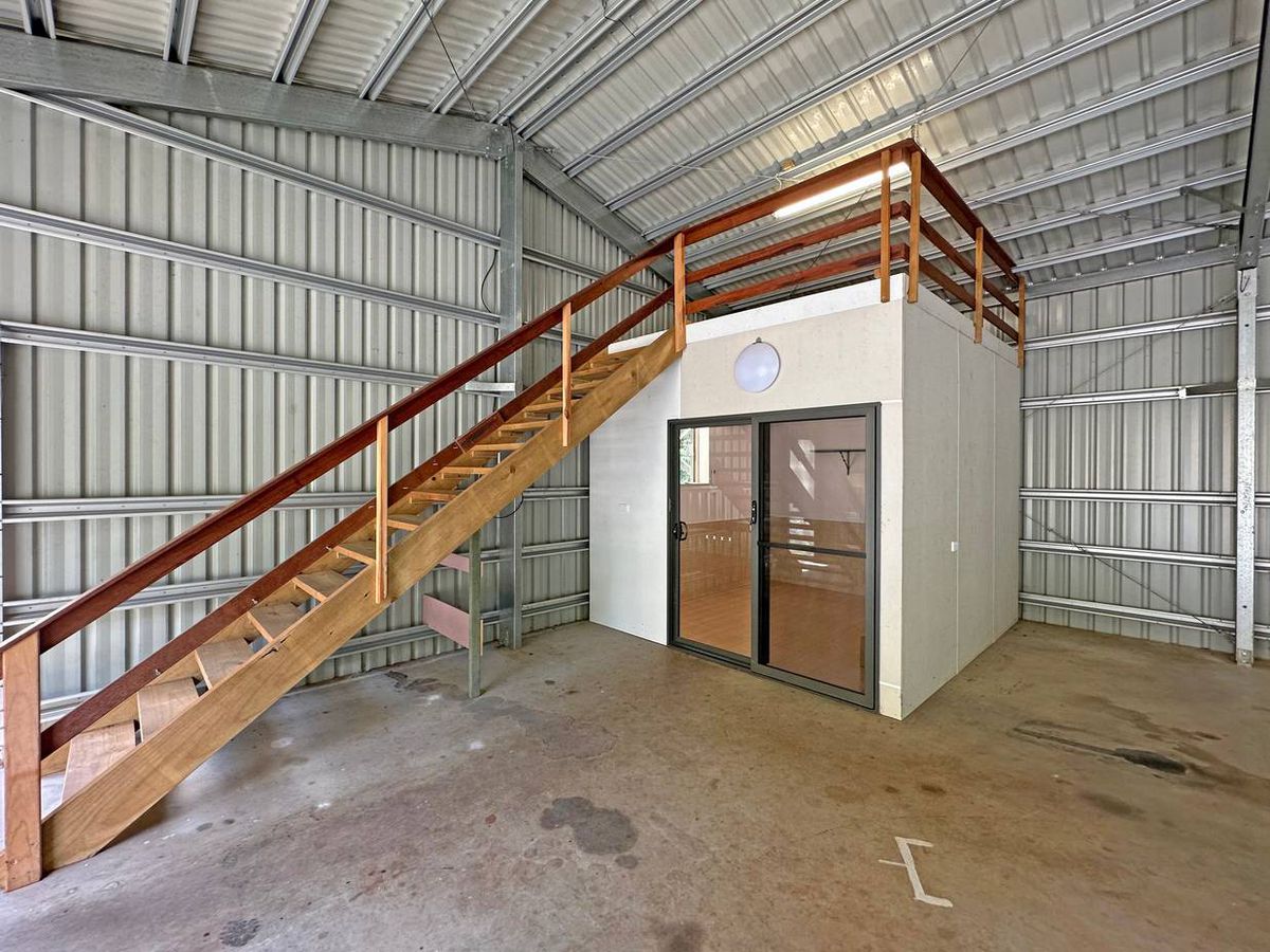 164 Carrington Road, Atherton