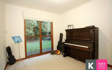10 Fox Road, Beaconsfield Upper