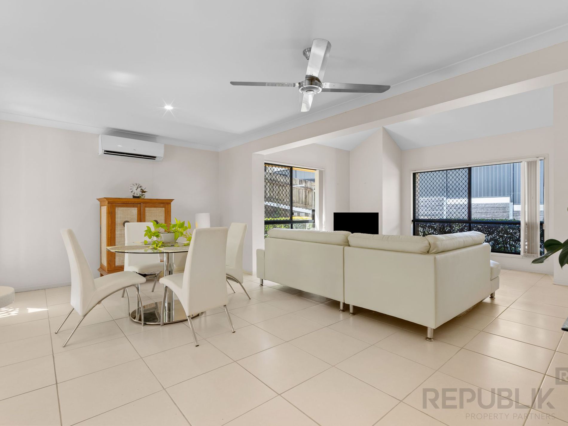 2 / 101 EUGAREE STREET, Southport