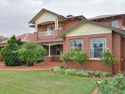 46 Chapman Drive, Somerville