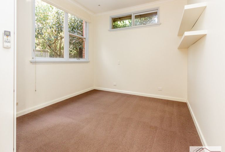 9 St James Avenue, Mont Albert