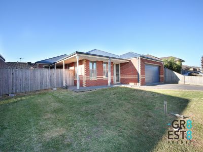 42 Westmoreland Avenue, Cranbourne North