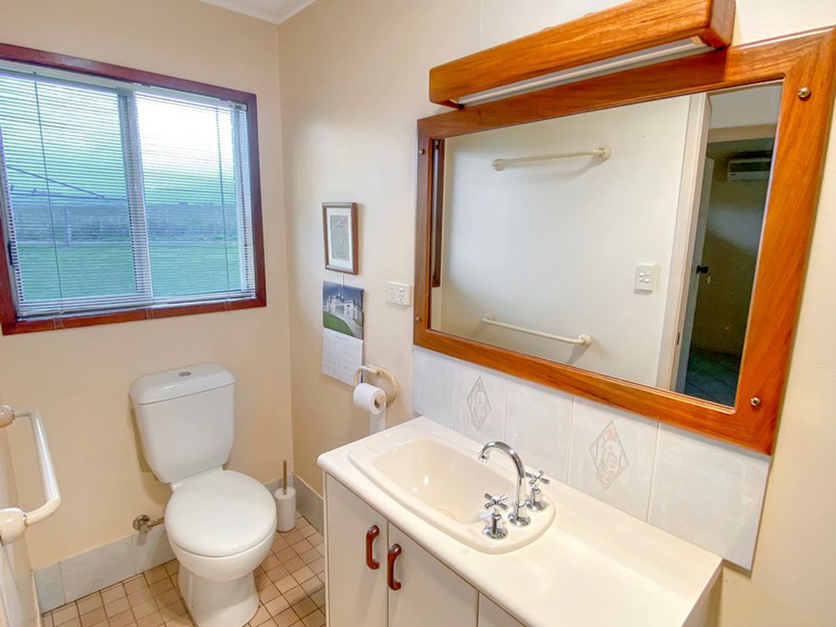 8394 Kennedy Highway, Atherton