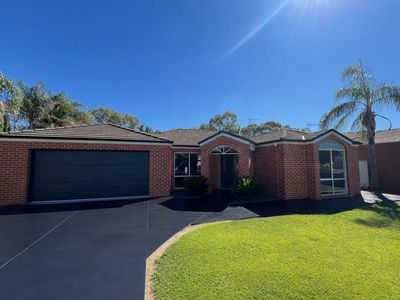 6  Brighton Court , Shepparton