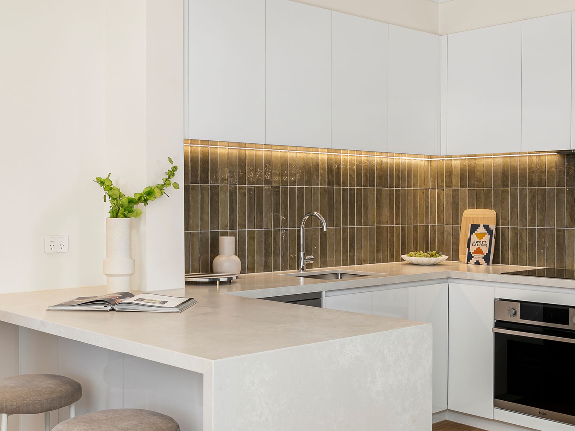 1 / 34 Auburn Road, Hawthorn