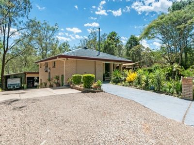 15 Powers Road, Muirlea