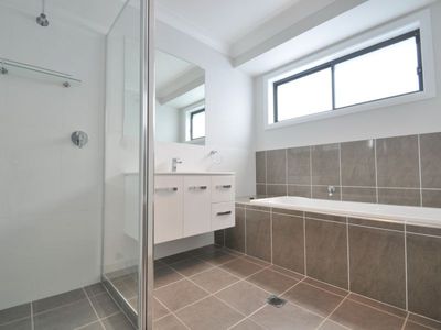 2 Venetian Court, Dubbo