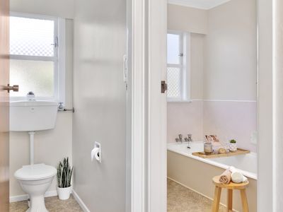 33A Saint Edmund Crescent, Tawa
