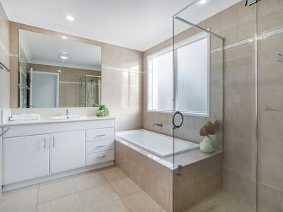 19 Summerland Ky, Broadbeach Waters
