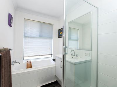 11 Kambany Approach, Dalyellup