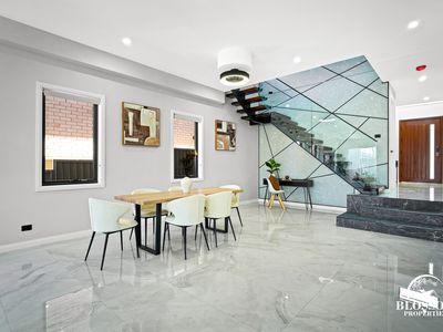 16 Sculptor Street, Box Hill