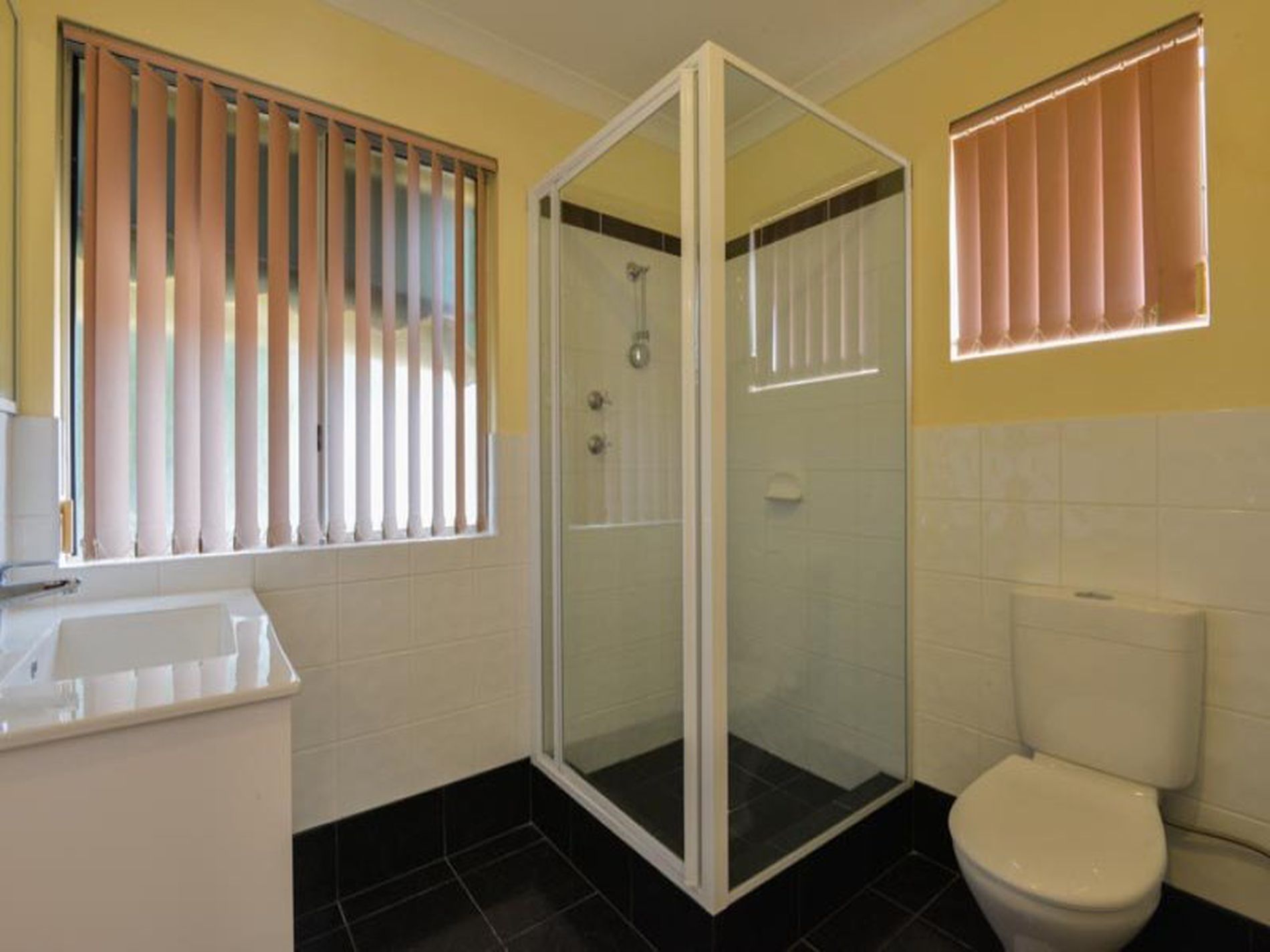 87 Killarney Street, Lamington