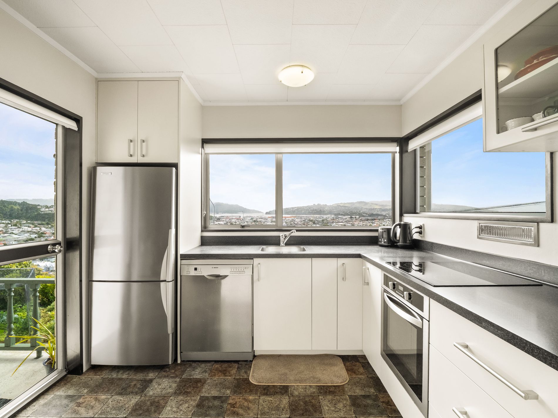 62 Easther Crescent, Kew