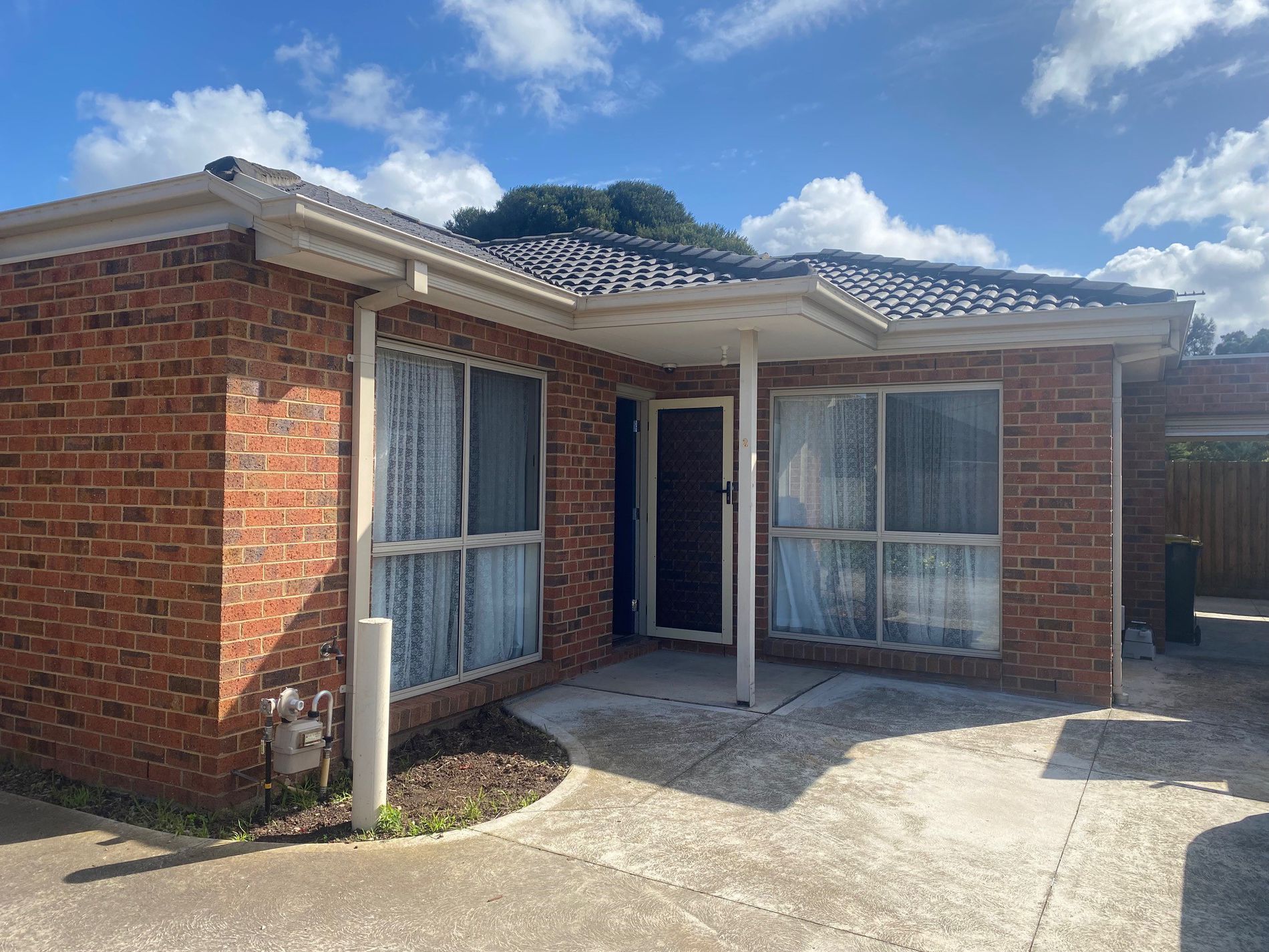 2 / 23 Mayfield Grove, Altona Meadows