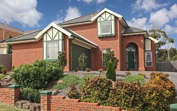 4 Whitaker Place, Beaconsfield