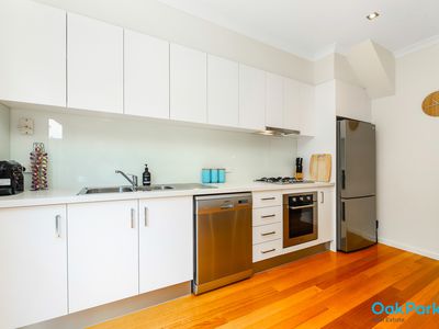 2 / 5 Margaret Street, Oak Park