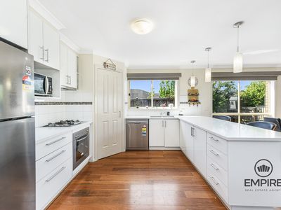 16 Yorkshire Drive, Cranbourne North