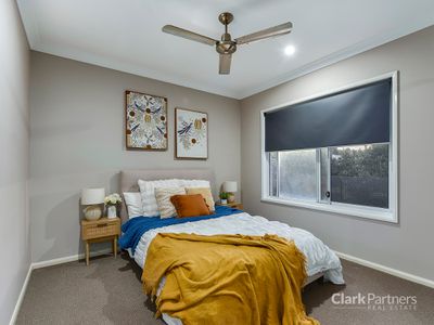 2 Lefroy Court, Warner