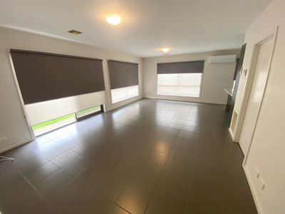 2 / 10 August Street, Werribee