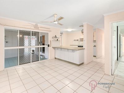 8 Merrybrook Street, Freshwater