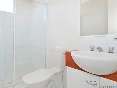 22 / 36 Albert St, Waterford