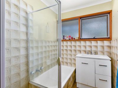 21 English Drive, Millicent