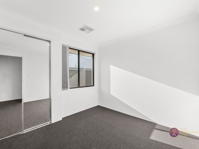 19 Flannigan Approach, Champion Lakes