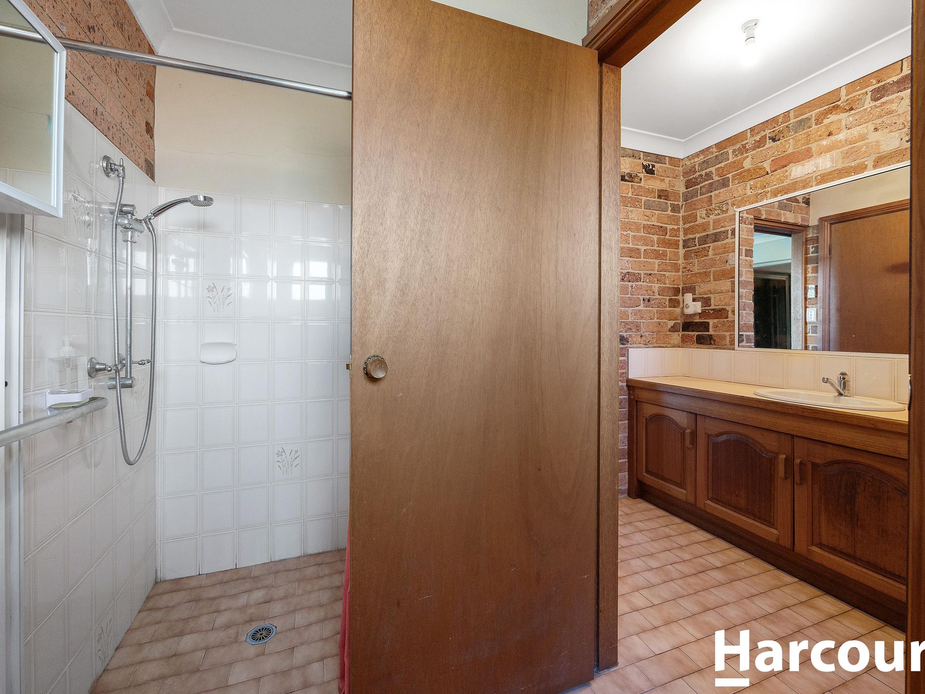 156 Princes Highway, Milton