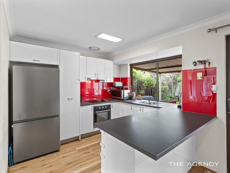 2 Little Rush Close, South Lake