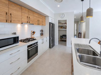 9 Flat Top Drive, Woolgoolga