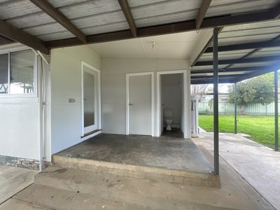 48 Edmondson Avenue, Griffith