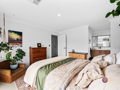 12 Furnell Way, Lakelands