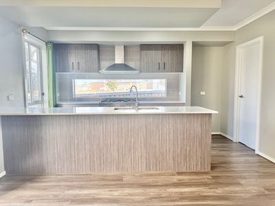 2 Semolina Street, Manor Lakes