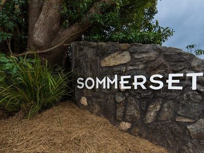 2 Sommerset Drive , Atherton