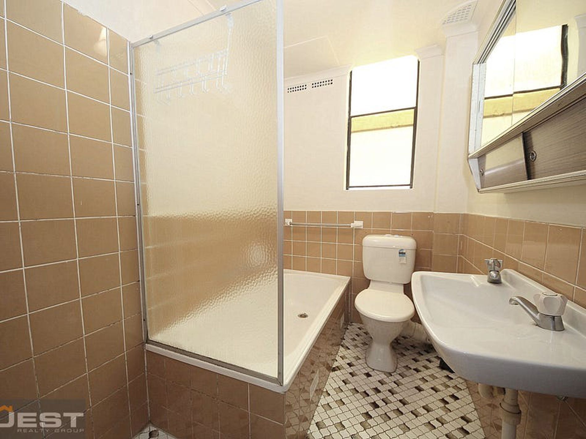 9 / 168 Greenacre Road, Bankstown