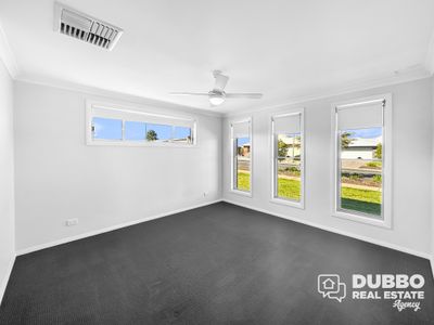 44 Holmwood Drive, Dubbo