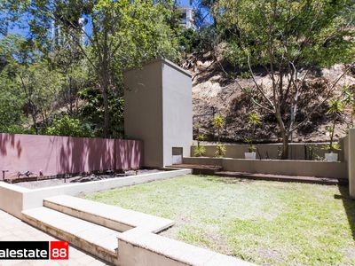 24 / 122 Mounts Bay Road, Perth