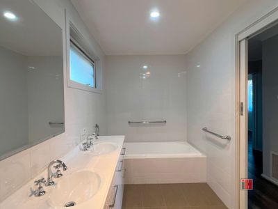 52 Rosemar Circuit, Viewbank