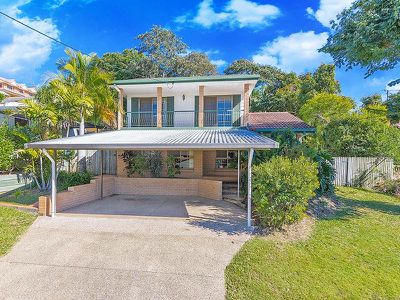 11 Green Way, Rochedale South