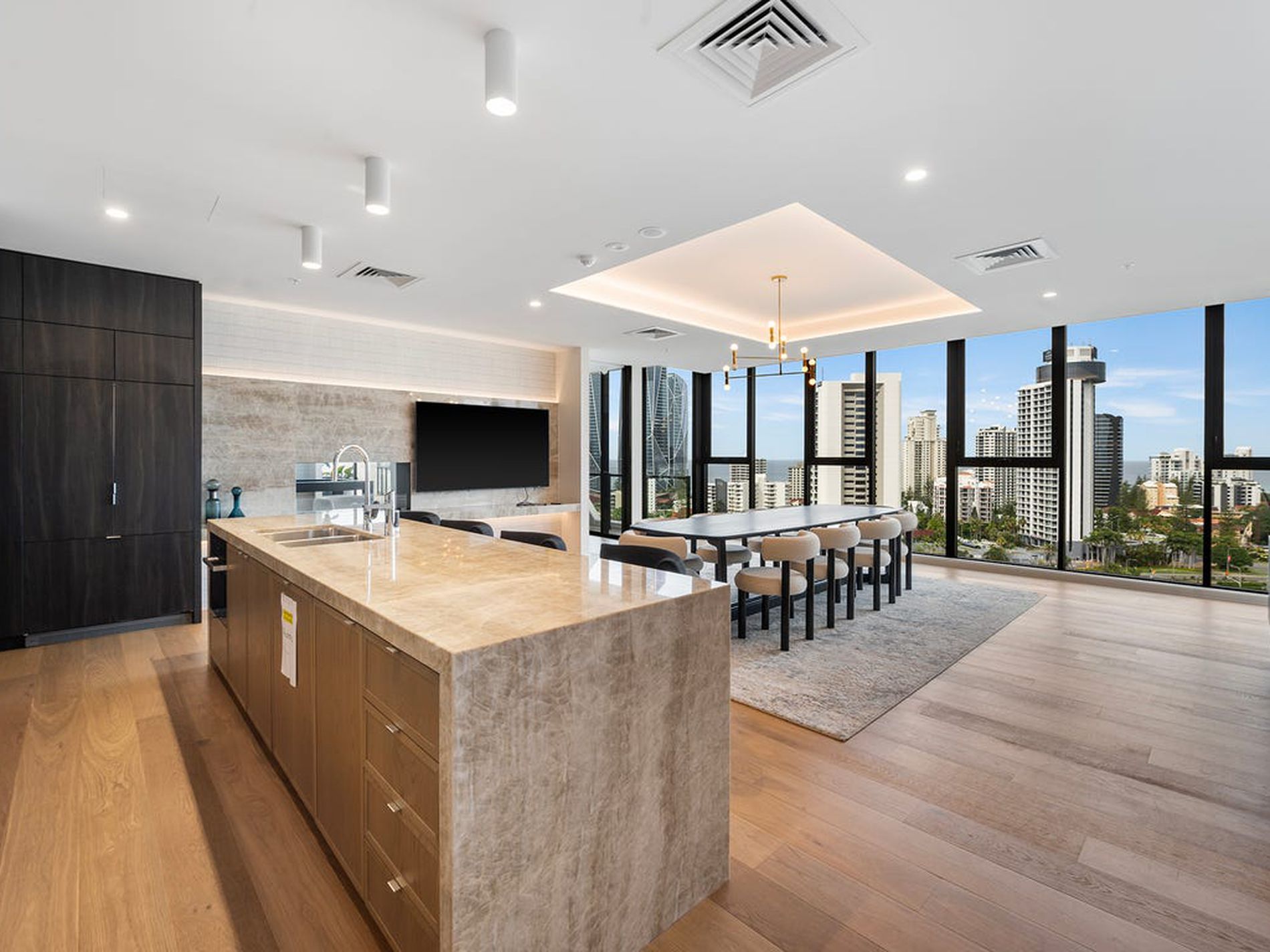 502 / 15 Cannes Avenue, Surfers Paradise