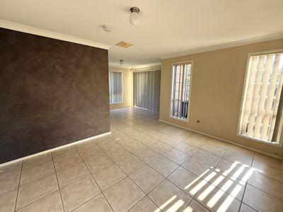 2 / 19 Swansea Place, West Hoxton
