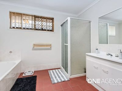 10 McKenzie Place, Forest Lake