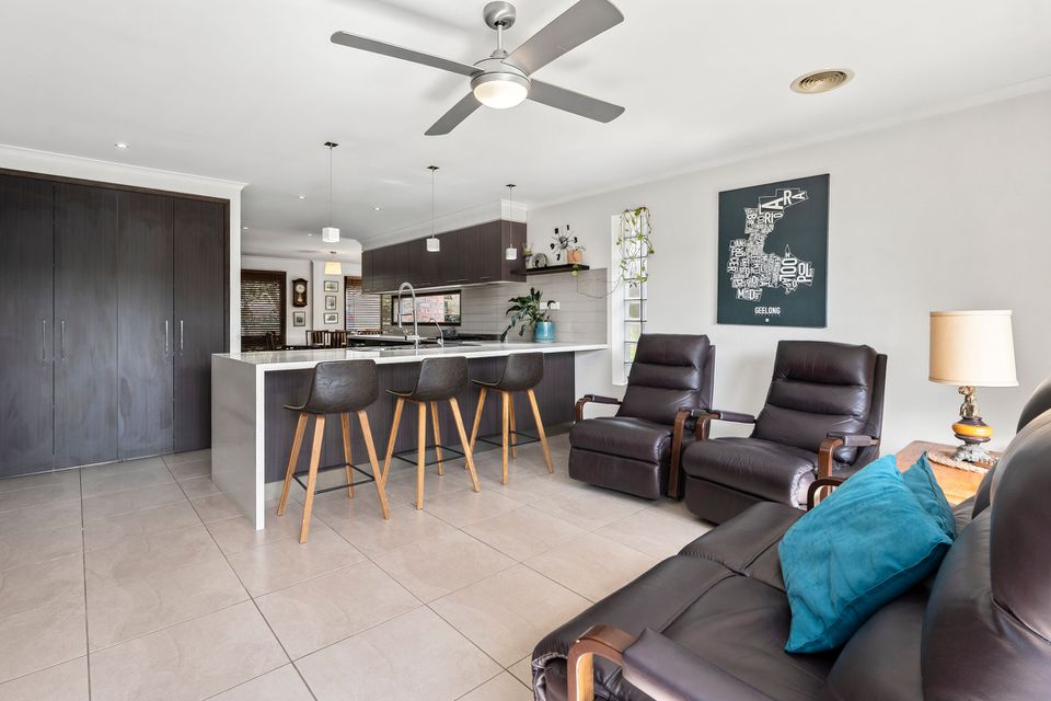 17-19 St Elmo Crescent, Highton