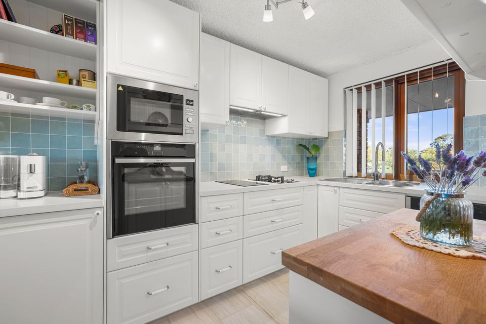 9 / 16 ARCADIA DRIVE, Shoalwater
