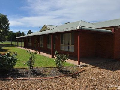 25R Debeaufort Drive, Dubbo