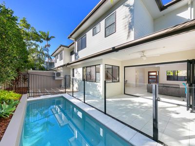 2 / 12 Doonella Street, Tewantin