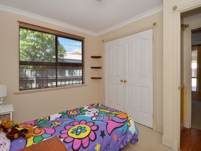 12 Holroyd Way, Boulder