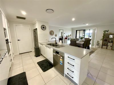 4 Livingston Boulevard, Forbes