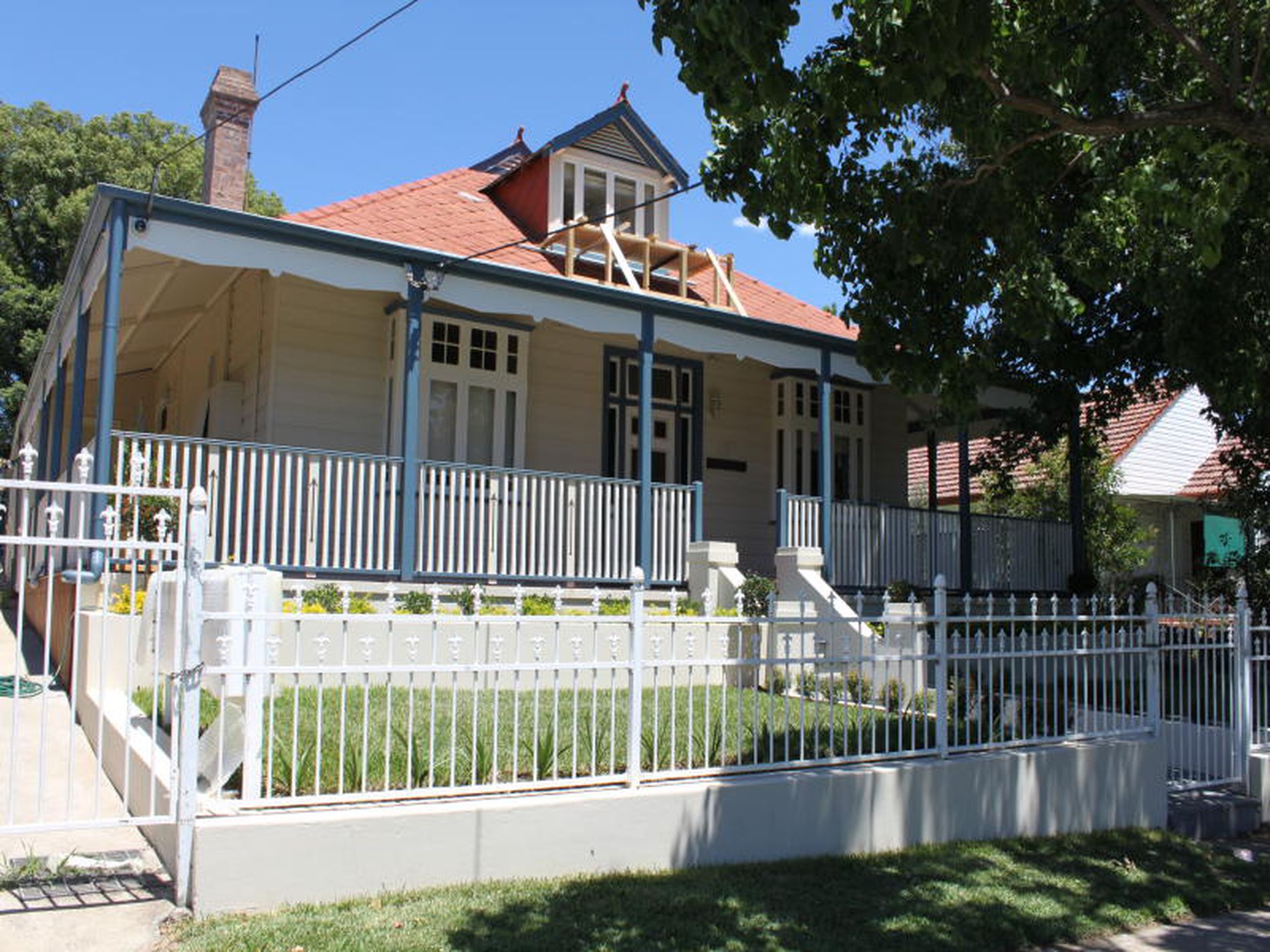 2 / 12 The Boulevard, Lakemba