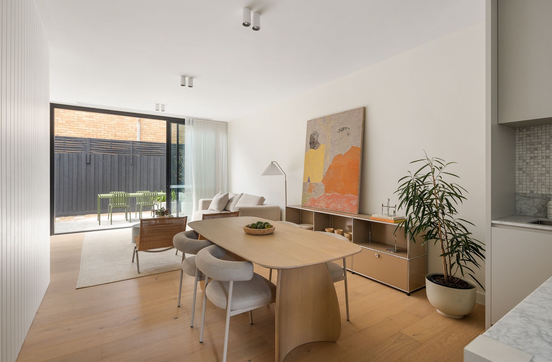 TH / 2 Clyde Street, Kew East
